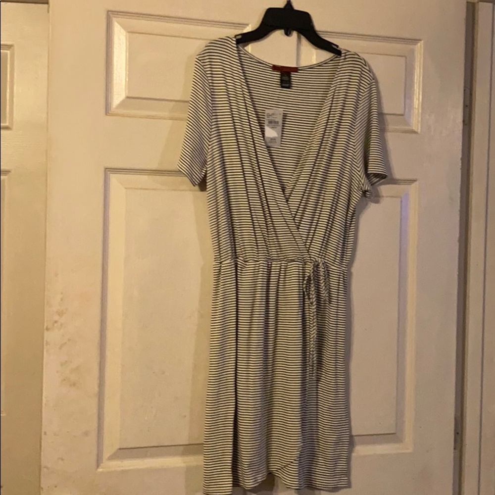 NWT. Wrap dress from Buckle